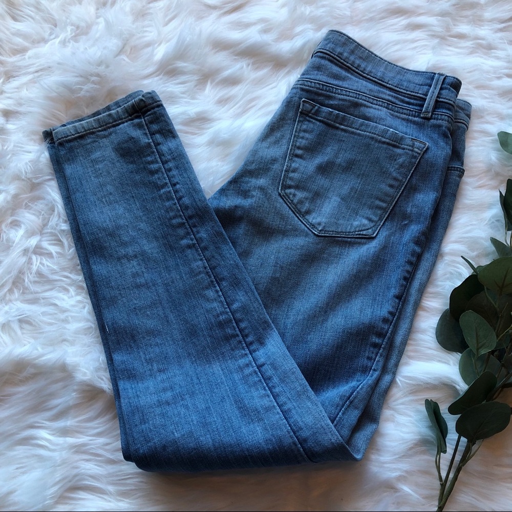 LOFT Relaxed Skinny Jeans Size 26